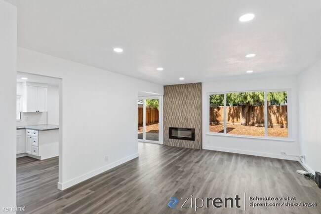 Building Photo - 3 br, 2 bath House - 999 Rawlings Drive, S...