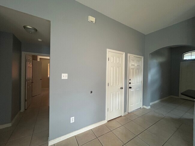 Building Photo - 17235 Glenpatti Dr