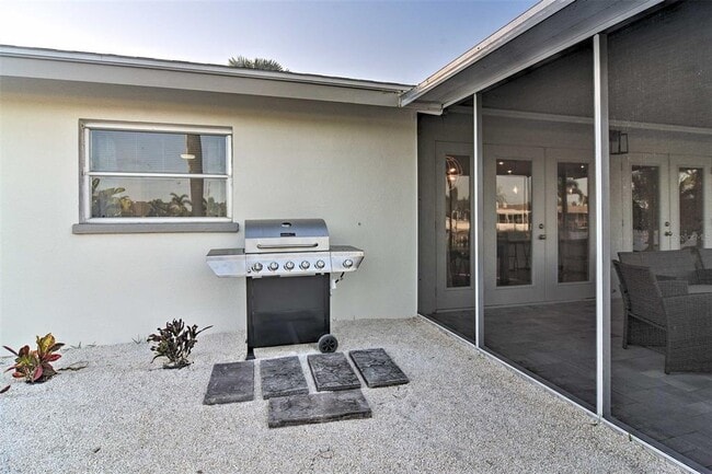 Building Photo - 4107 Coconut Terrace