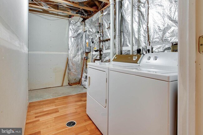 Building Photo - 3318 Hibiscus Ct