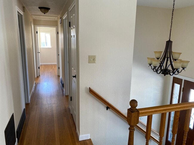 Building Photo - Great corner lot home backing up to open s...