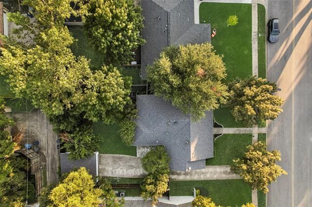 Building Photo - 6848 Town N Dr