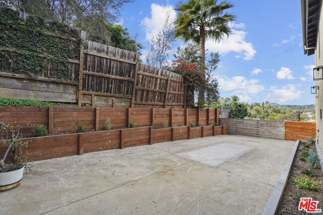 Building Photo - 4762 Charters Ave