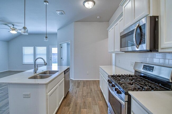 Building Photo - 3232 Mt Nebo Dr