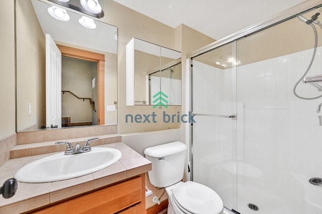 Building Photo - BEAUTIFUL 3 BEDS & 2.5 BATH TOWNHOME FOR RENT