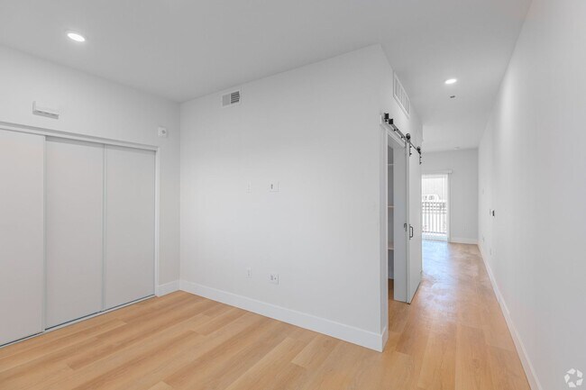 Interior Photo - Pacific Heights II