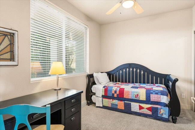 Building Photo - 225 N Country Ln