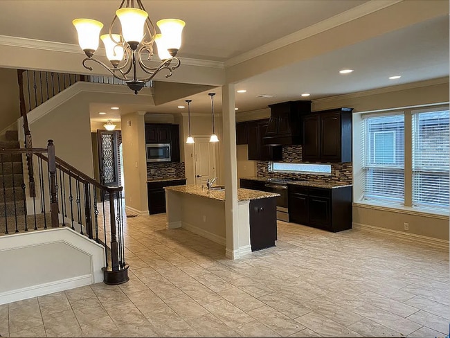 Building Photo - 1006 Jamal Dr