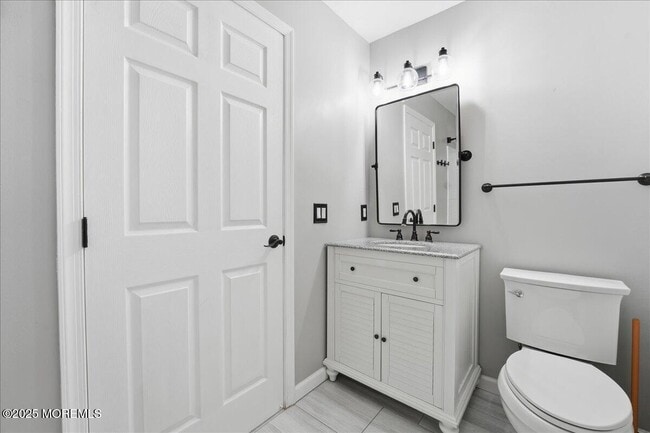 Building Photo - 26 Dover Ct