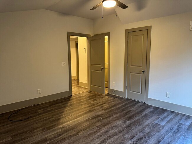 Building Photo - 1707 Hillside Ave
