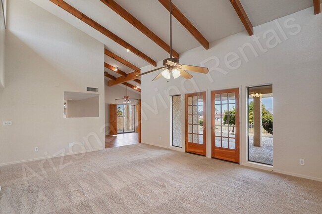 Building Photo - VIEWS ON THE GREEN WITH LARGE LOFT