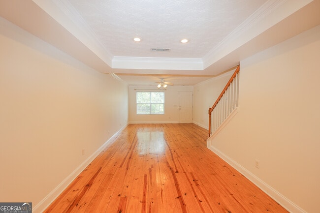 Building Photo - 37 Intown Pl