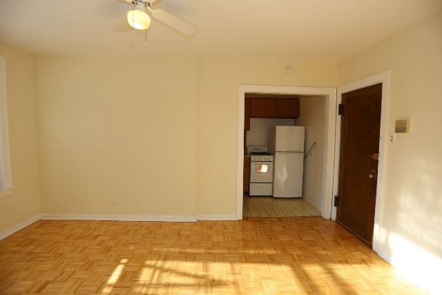 Building Photo - 653 W Belmont Ave