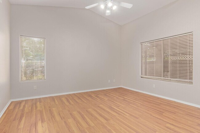 Building Photo - 13949 N 133rd Dr