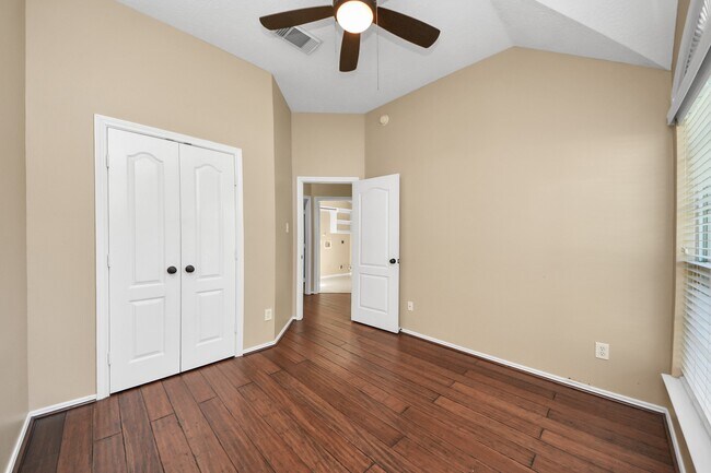 Building Photo - 10118 Heron Meadows Dr