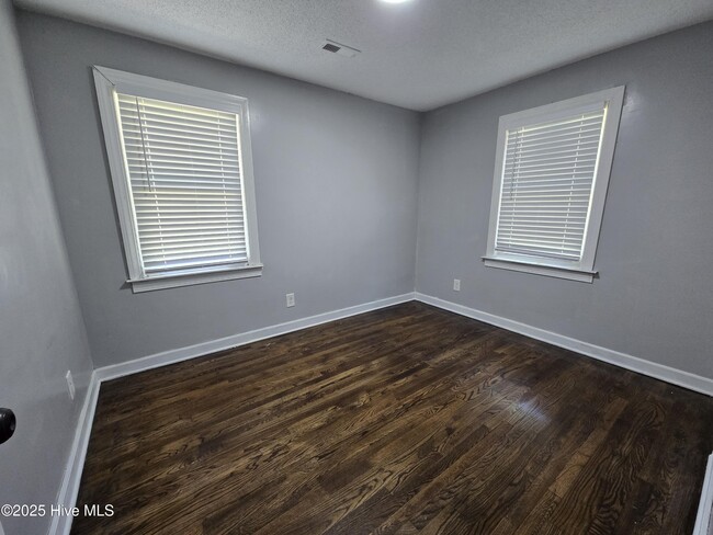 Building Photo - 5968 Acorn Rd