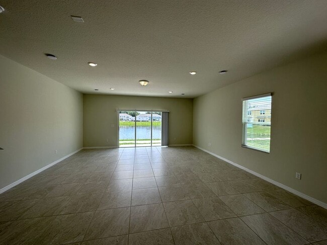Building Photo - 2597 Bright Jewel St