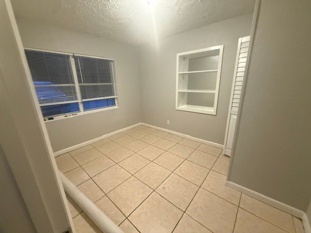 Building Photo - 4731 E Castlewood Dr