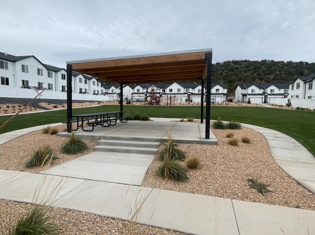 Building Photo - Small dog Friendly!! 4-6 Month Lease!