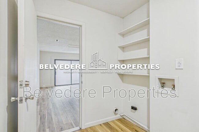 Building Photo - 6 Bellows Ct