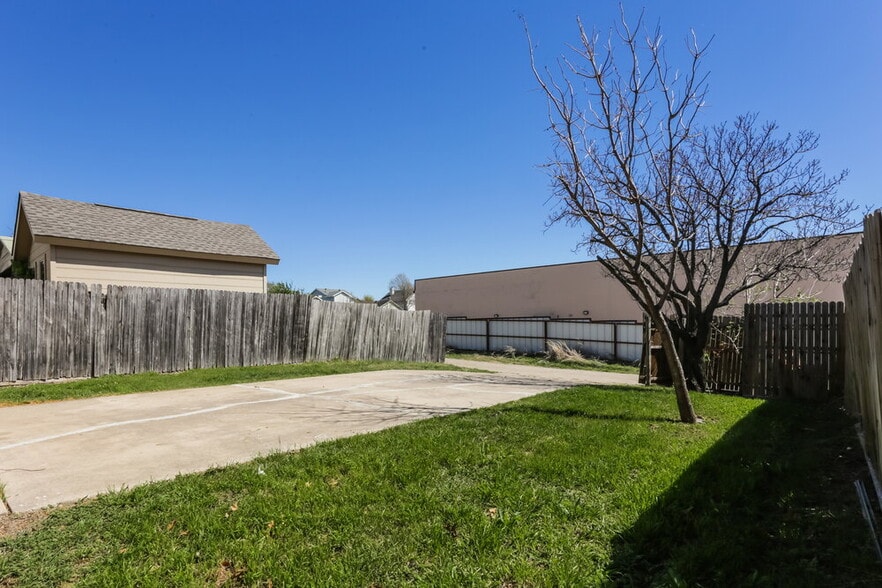 Building Photo - 132 Callender Dr