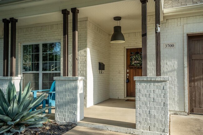 Building Photo - 3700 Linden Ave