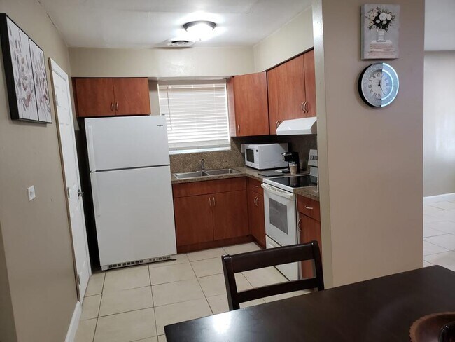 Building Photo - 7530 Miramar Pky