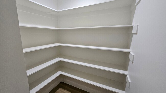 Building Photo - PLACE-NLO8655