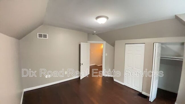 Building Photo - 879 Rockdale Ave