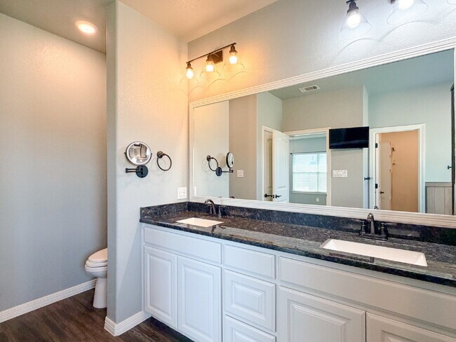 Building Photo - Lovely 3 bed, 2 bath Home in Burleson!