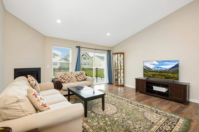 Building Photo - 15101 Emory Cir