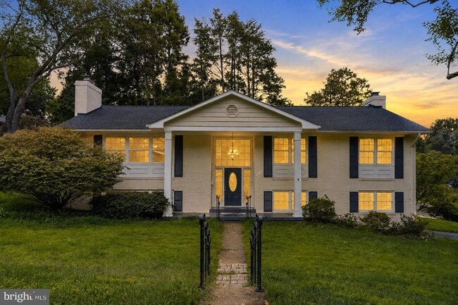 Building Photo - 6203 Hardy Dr