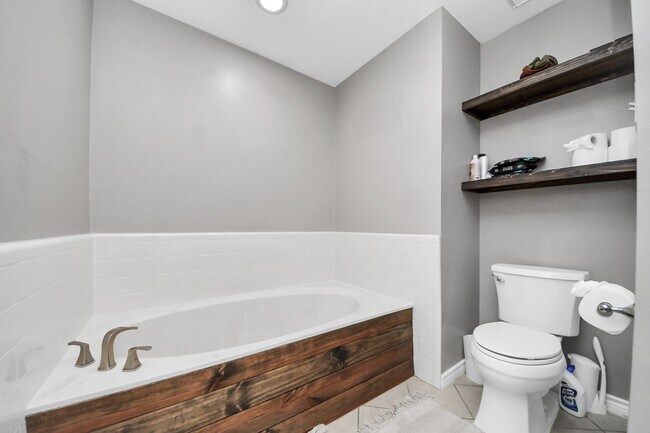 Building Photo - 20923 Moor Lily Ct