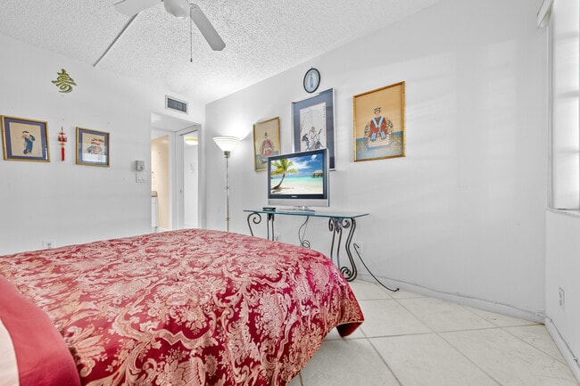 Building Photo - 344 Piedmont Trail