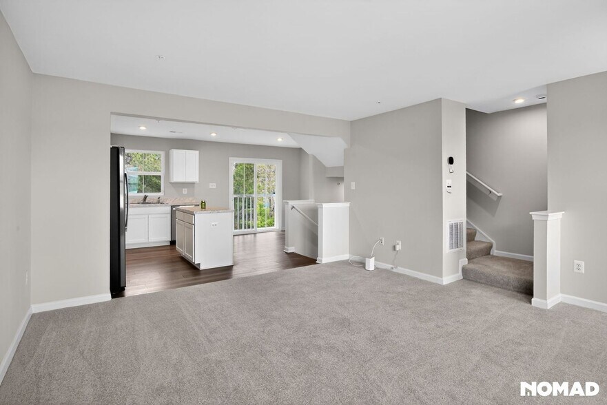 Building Photo - 611 Yellow Bill Ln