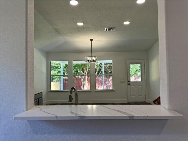 Building Photo - 5201 Bantom Woods Bend