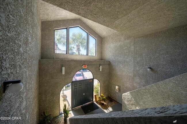 Building Photo - 151 Coyote Pass