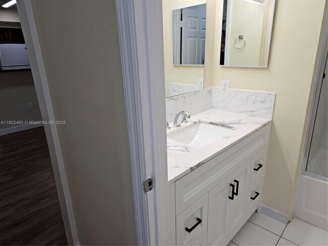 Building Photo - 2090 W Preserve Way