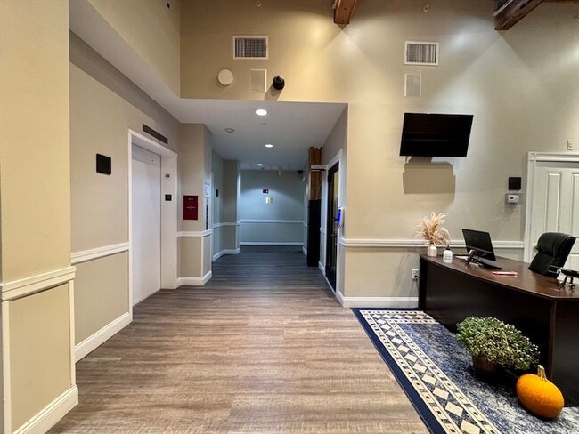 Building Photo - 4 Bishop St