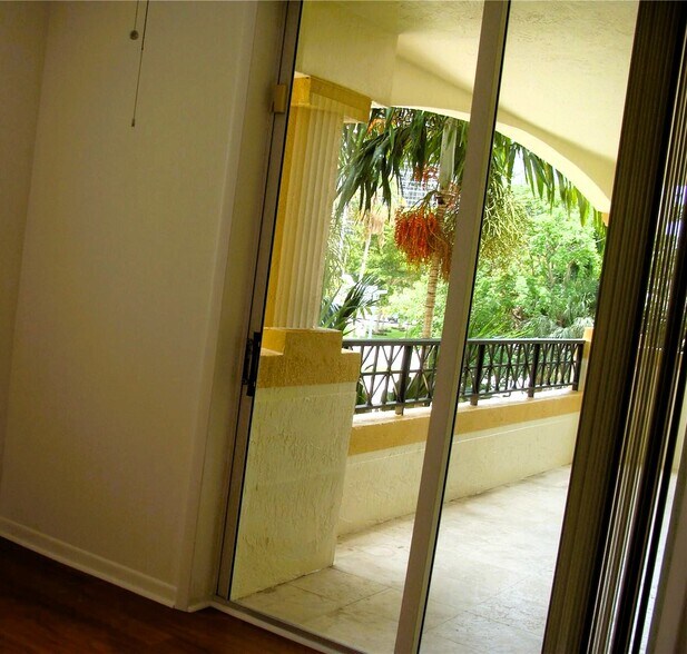 Building Photo - 1834 Brickell Ave