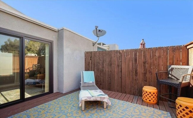 Building Photo - 12938 Valleyheart Dr