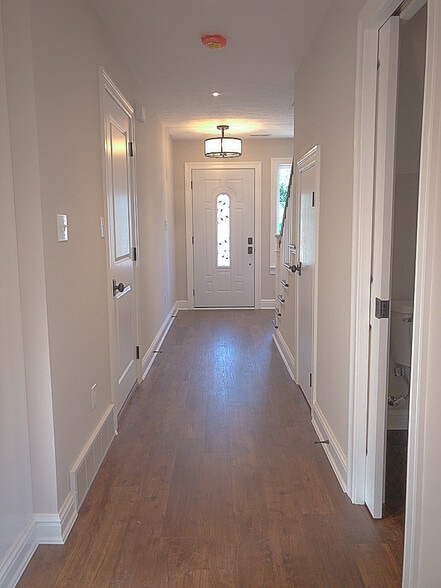 Building Photo - 26 Rujon Dr