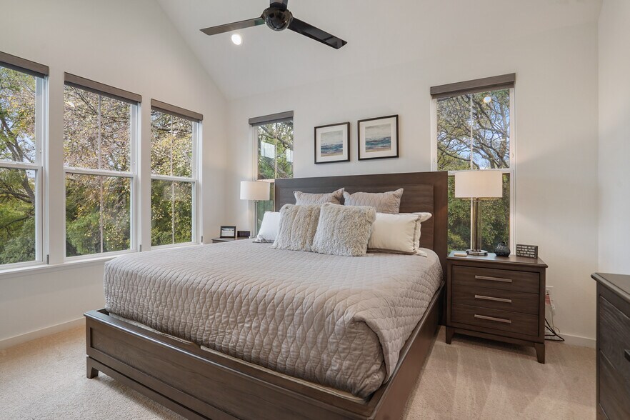 Building Photo - 3809 Valley View Rd