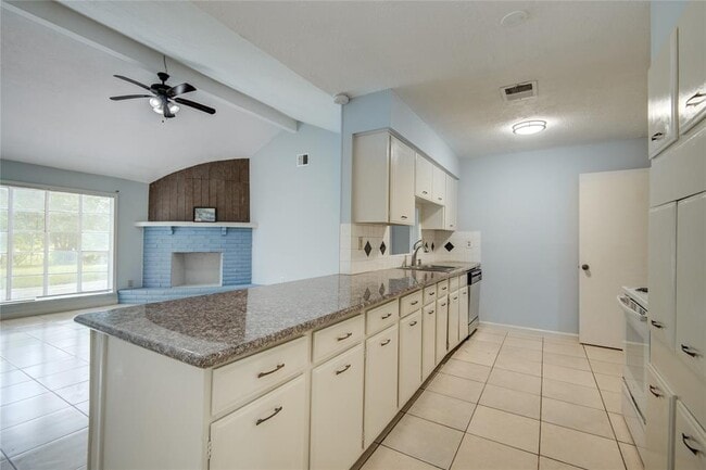 Building Photo - 11427 Newbrook Dr