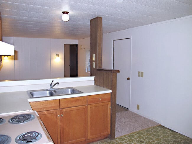 Building Photo - ***PENDING APPLICATION***Affordable 3BD/1B...