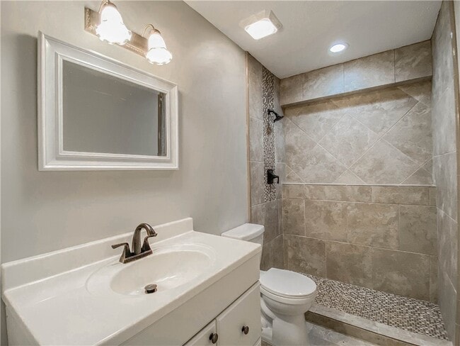 Building Photo - 255 Starritt Ln