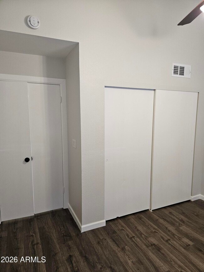 Building Photo - 30 E Brown Rd