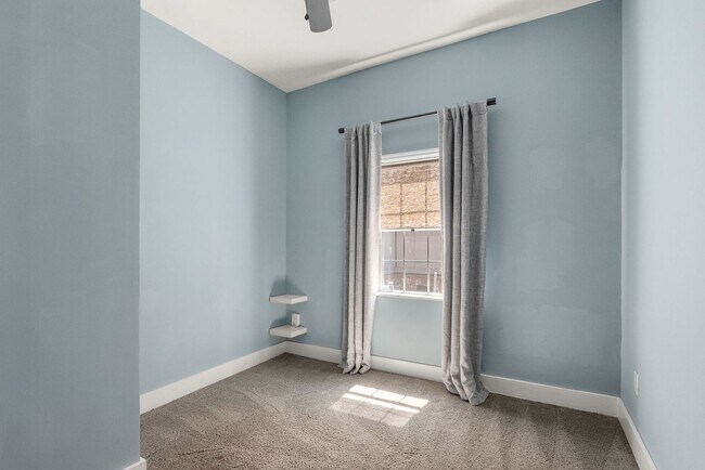 Building Photo - Located in the heart of Cleveland Park, this charming home has it all!