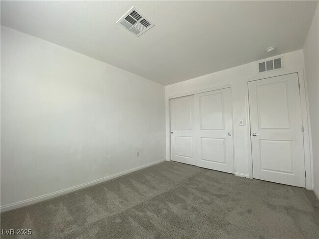 Building Photo - 2624 Blazing Blue Ave