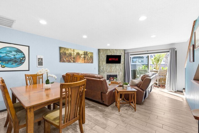 Building Photo - 731 Seacoast Dr